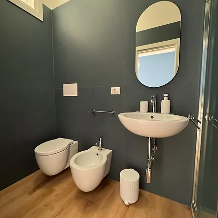 Compare Felice Салерно