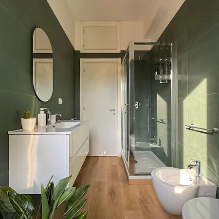 Compare Felice Салерно