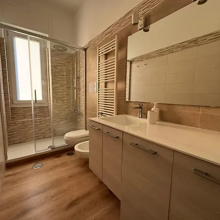 Compare Felice Guest house