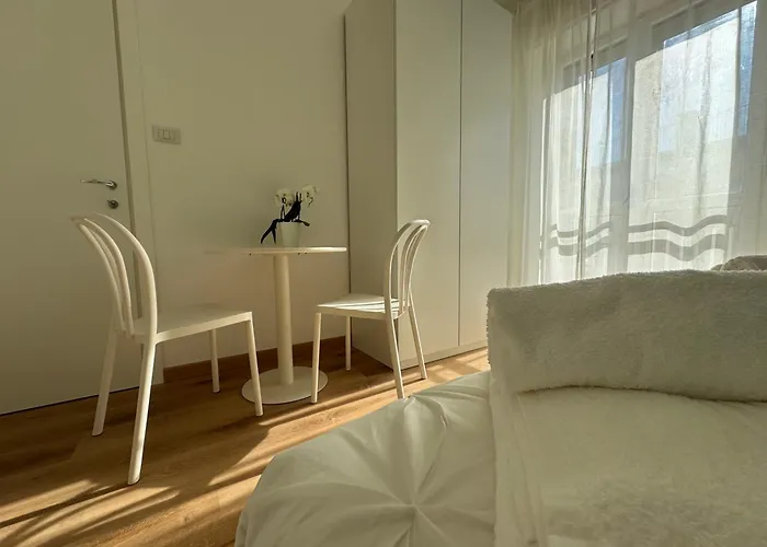 Compare Felice Πανσιόν 4*