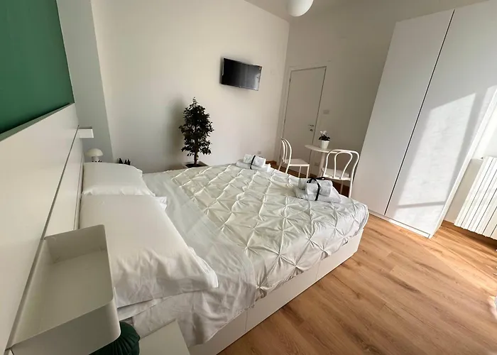 Compare Felice 4* Σαλέρνο