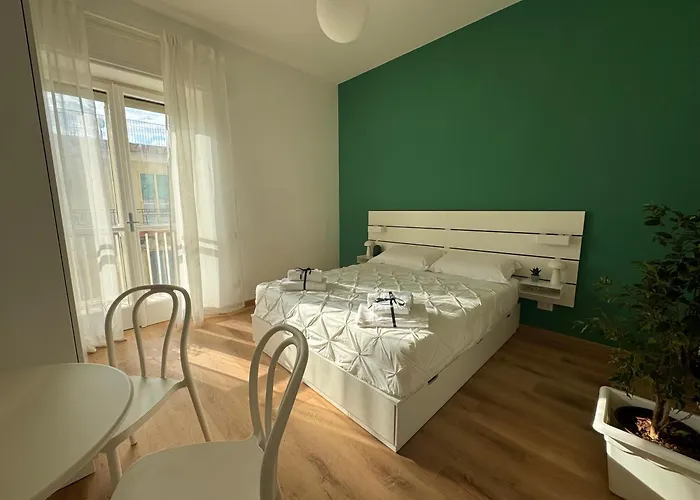 Compare Felice 4* Σαλέρνο
