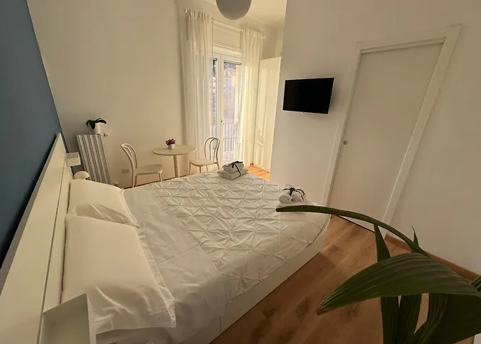 Compare Felice Πανσιόν 4*